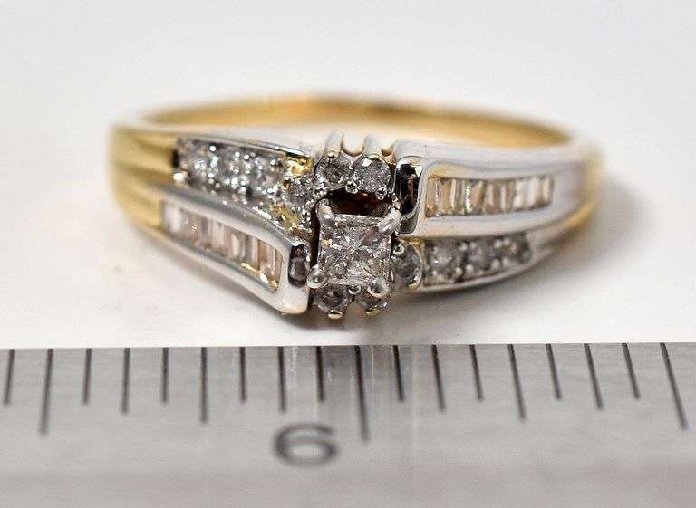Sparkling 14K Yellow and White Gold Diamond Ring