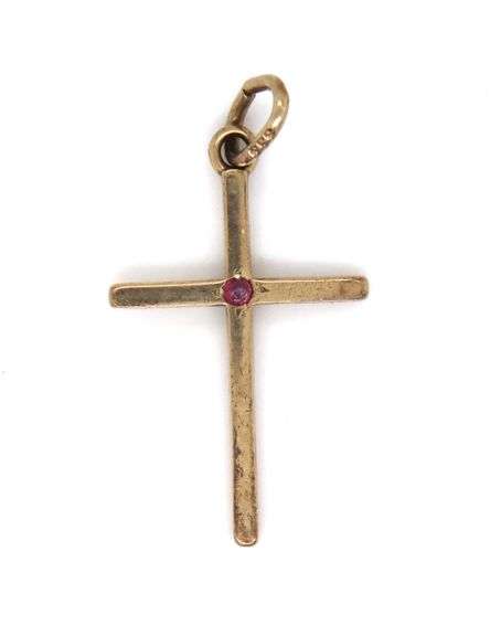 8kt Yellow gold ruby cross pendant