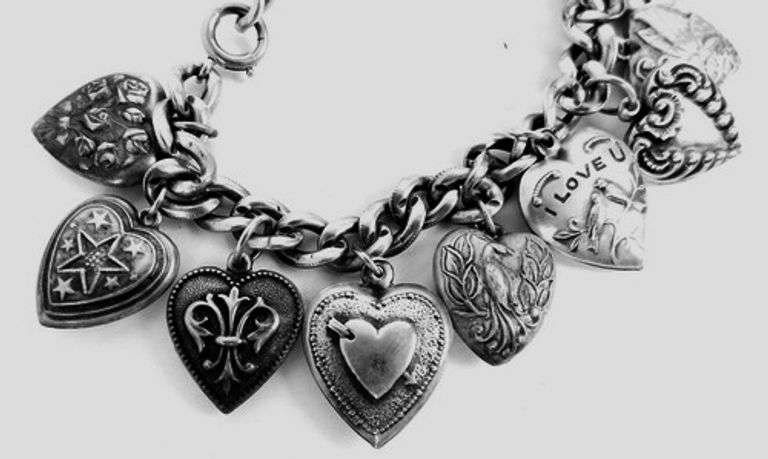 Wonderful Vintage Sterling Puffy Heart Charm Bracelet