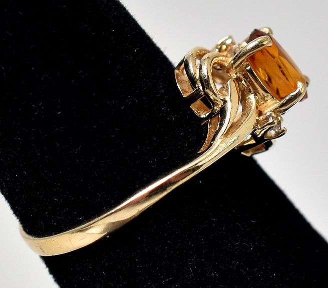 Adorable 10K Yellow Gold Citrine Gemstone and Diamond Ring