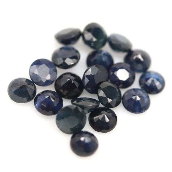 Heated! 8.29ct Royal blue Sapphire set from Madagascar