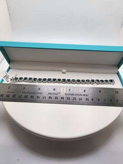 Magnificenrt  15 ctw London blue Topaz and diamond bracelet
