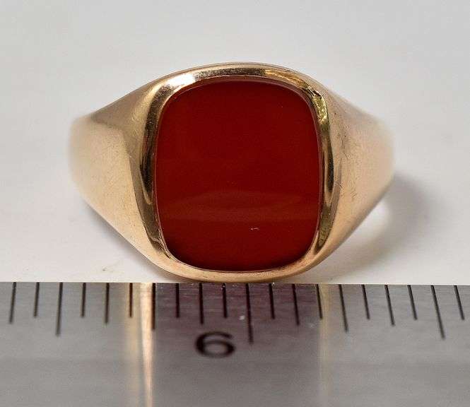 Charming 10K Yellow Gold Carnelian Gemstone Men's Ring