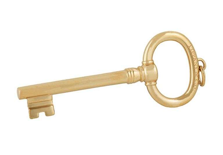 Tiffany & Co. Polished Large Oval Key Pendant in 18K