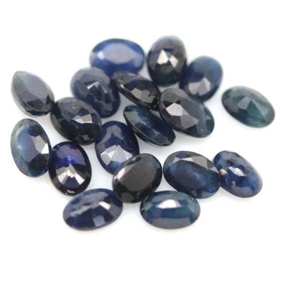 Rich! 9.98ct dark blue Sapphire set from Madagascar!
