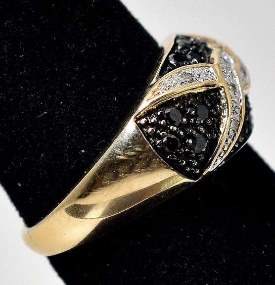 Alluring 14K Yellow Gold Black Spinel Gemstone and Diamond Ring