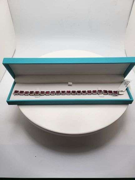 Magnificenrt 21ctw Rubies and diamond bracelet