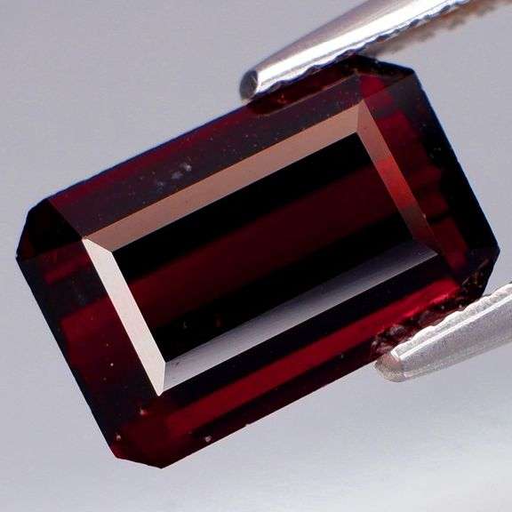 Midnight crimson 4.65ct Mozambique Garnet