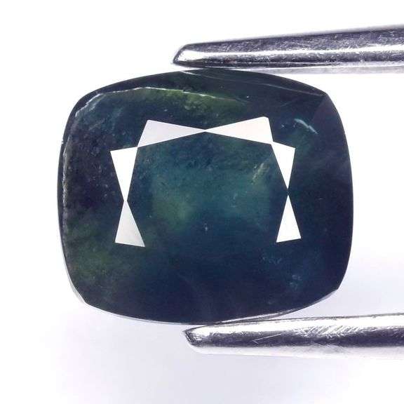 Amazing deep blue Sapphire weighing 1.30 carats!