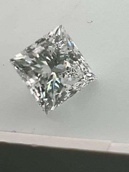 I.G.I CERTIFIED 1.04 CARAT PRINCESS CUT LAB GROWN DIAMOND