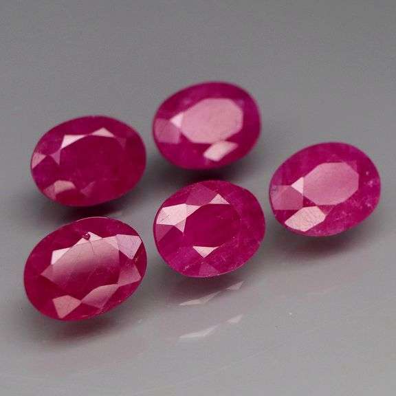 Deep color in this heavy 7.74ct PIGEONS BLOOD Ruby set!!!