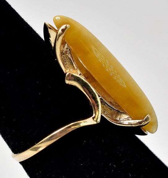 Interesting 10K Yellow Gold Cat's Eye Gemstone Ring