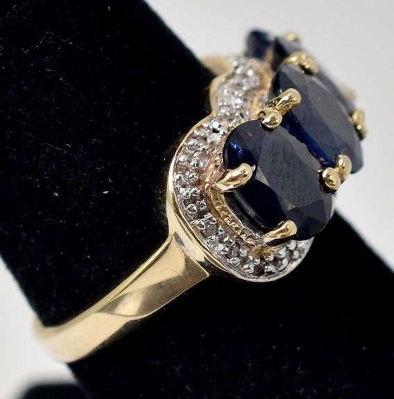 Elegant 14K Yellow Gold Blue Sapphire Gemstone and Diamond Ring