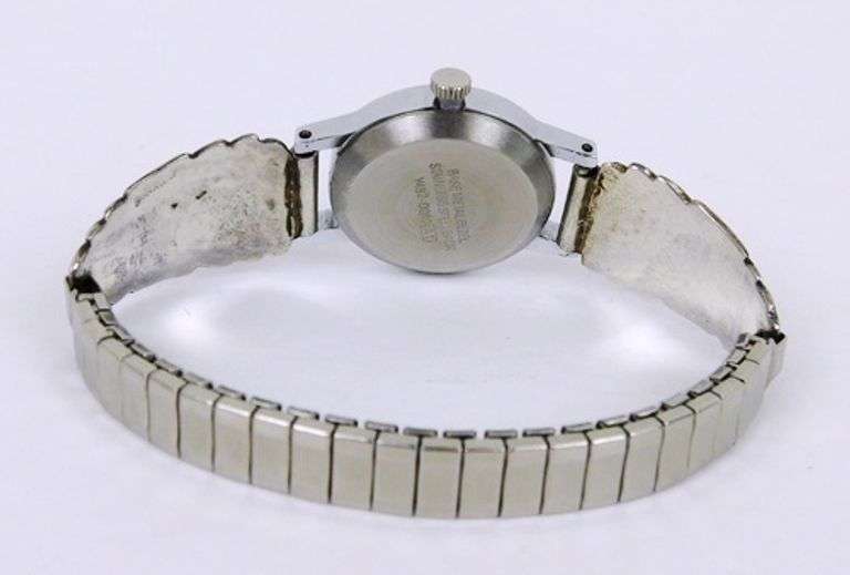Lorus Watch & Sterling Native American Band, Runs