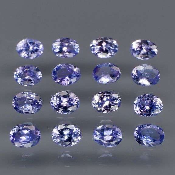 Heavy flashing! Untreated! 2.90ct oval cut Tanzanite set