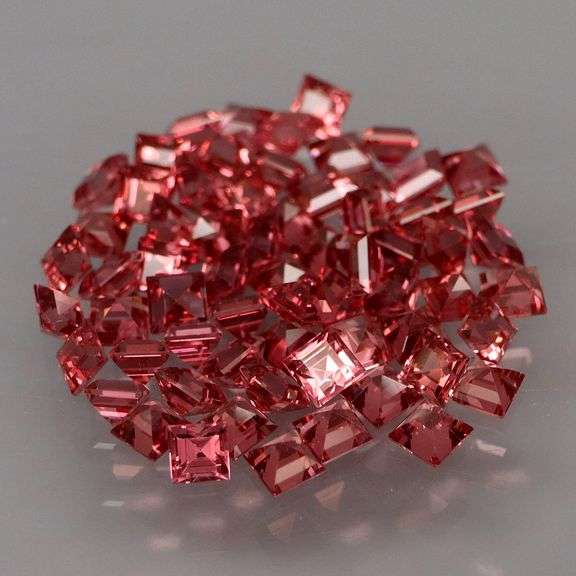 Very rare 4.20ct set of pink Malaya Garnets