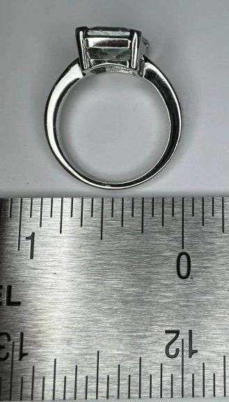 Stunning 6.75 Ct   Blue/Green Lab Simulated Diamond Ring