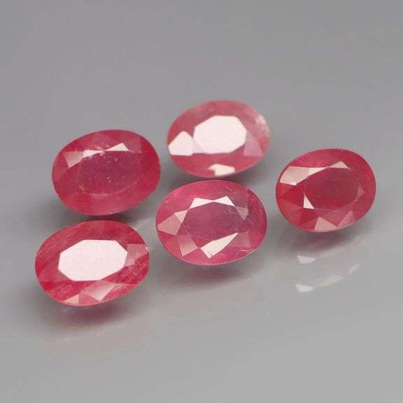 Collectors 8.48ct pinkish red Ruby set from Mozambique!!!