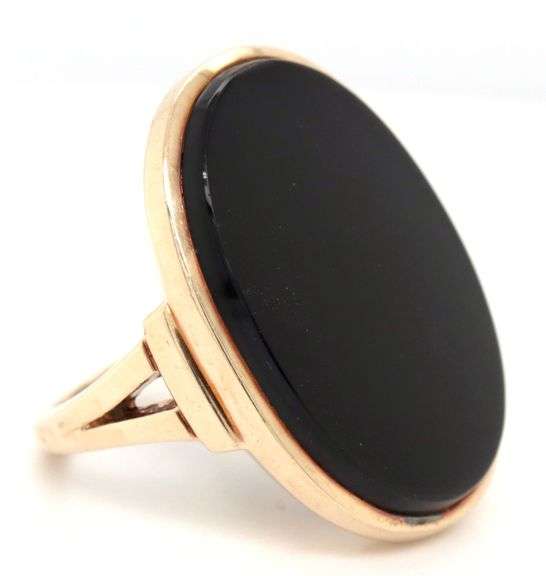 10kt Yellow gold Retro oval onyx ring