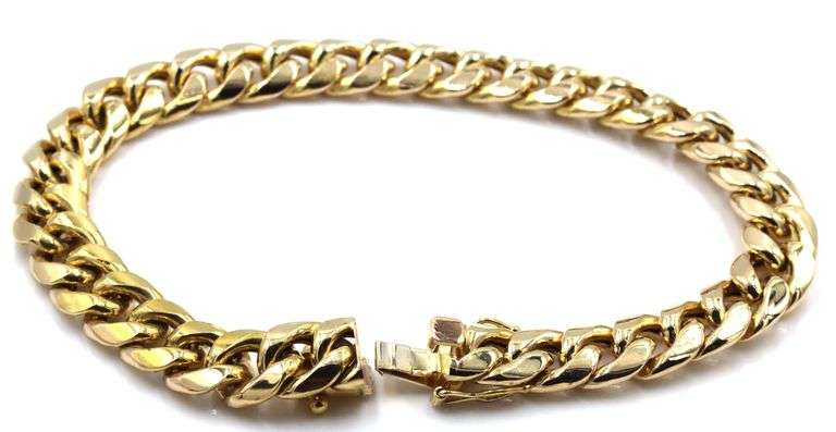 10kt Yellow gold 9mm Curb link bracelet