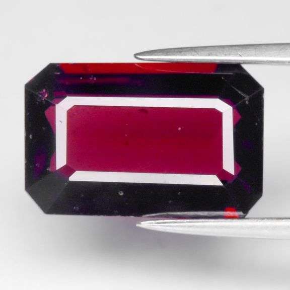 Amazing 3.74ct UNTREATED vred violet Rhodolite Garnet