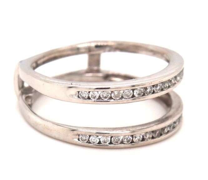 14kt White gold 0.15ctw double row diamond ring guard