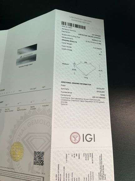 I.G.I CERTIFIED 7.12 CARAT LOOSE DIAMOND EMERALD CUT