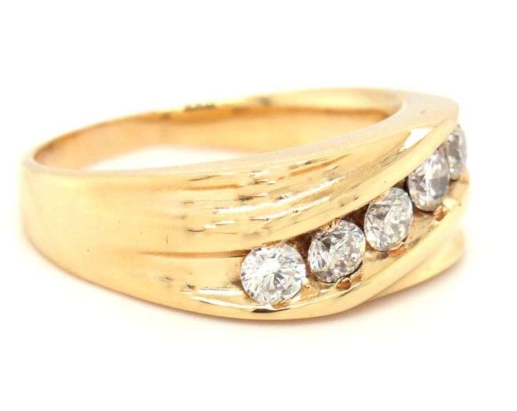 Flashy 14K YG Man's Diamond Ring