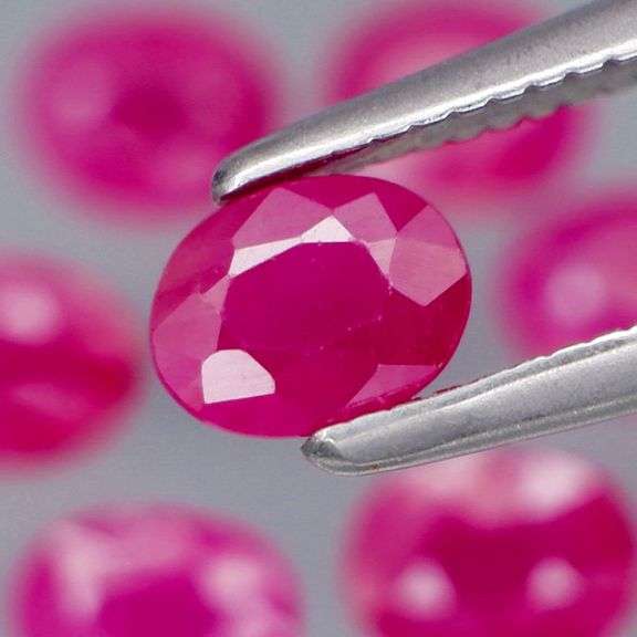 Collectors 2.31ct PIGEONS BLOOD Burmese Ruby set!!!