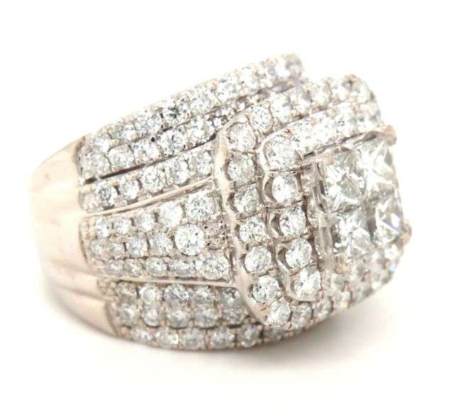 14kt White gold 3.20ctw PC and RBC double halo cluster ring