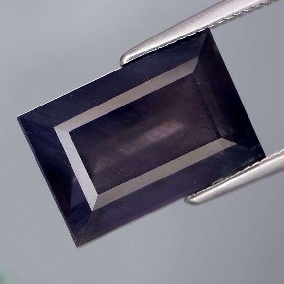 Crisp faceting! 6.01ct violet gray untreated Iolite!
