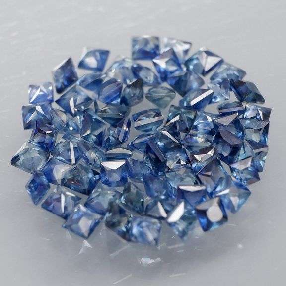 Heated only! 3.19ct top blue sapphire set!