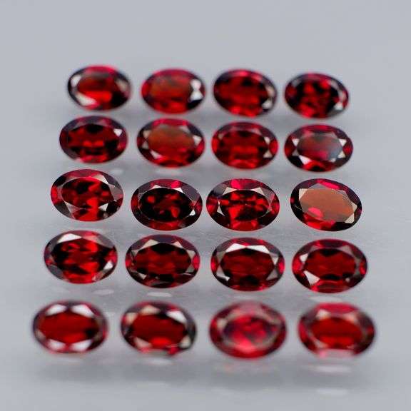 Set of 20 top red VS Garnets weighing 18.45 carats