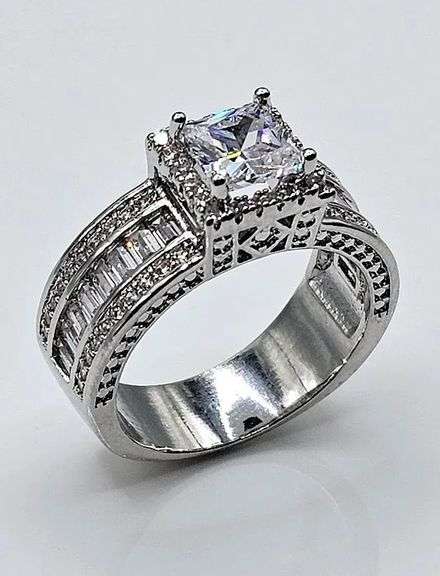 Stunning 14 Kt White Gold Plate 2.15 Ctw Princess Cut Simulated Diamond Ring