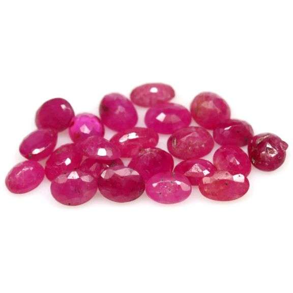 Simply gorgeous 6.90ct reddish pink Ruby set