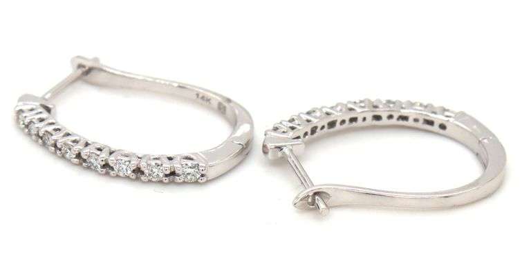 14kt White gold 0.25ctw diamond hoop earrings