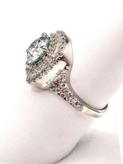 Sparkling 2.75 Ct White Ice Blue Simulated Diamond Ring
