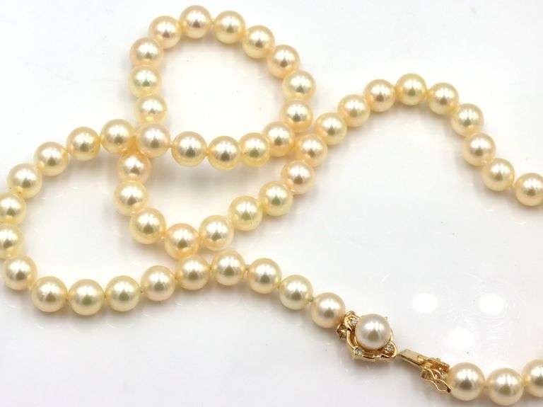 6-6.5mm Pearl necklace with Yellow gold clasp