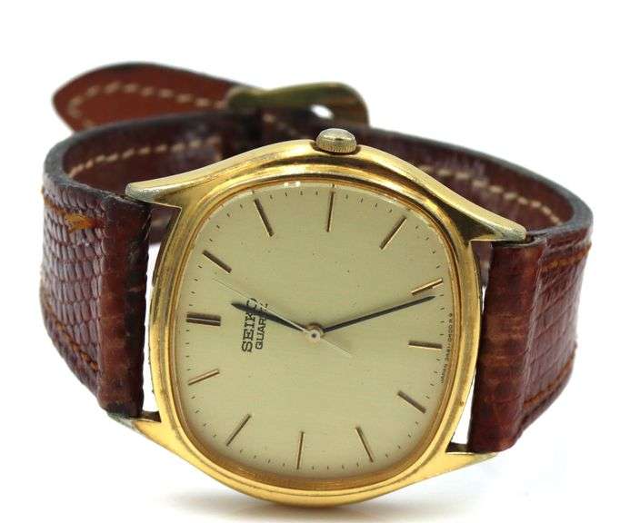 Group lot of 2 Seiko watches