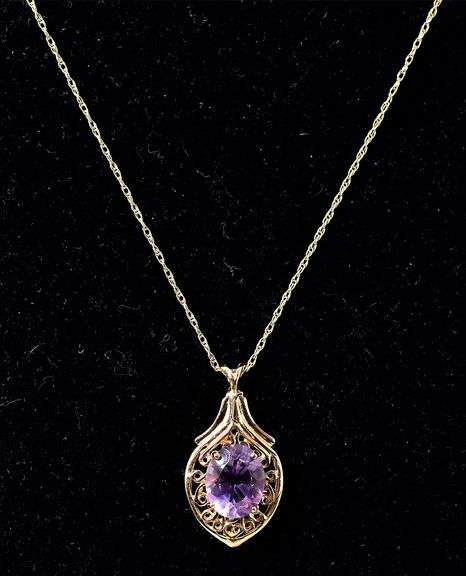 Stunning 10K Yellow Gold Amethyst Gemstone Pendant Necklace