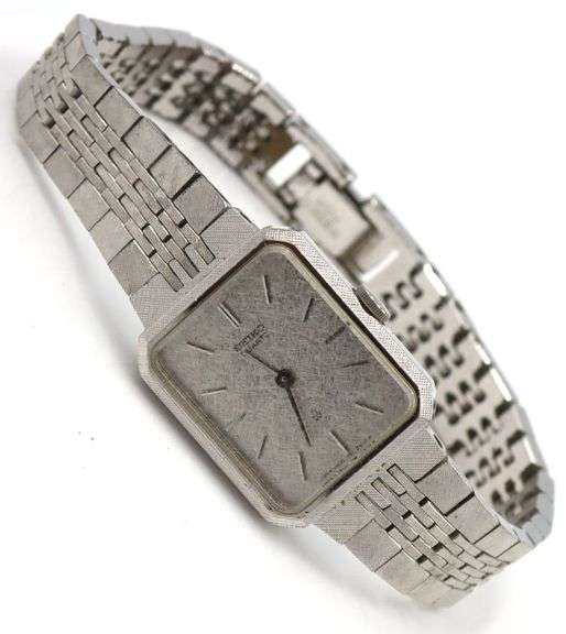 Seiko stainless steel ladies dress watch