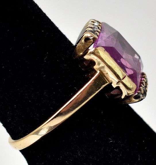 Vintange 10K Yellow Gold Pink Sapphire Gemstone and Diamond Ring