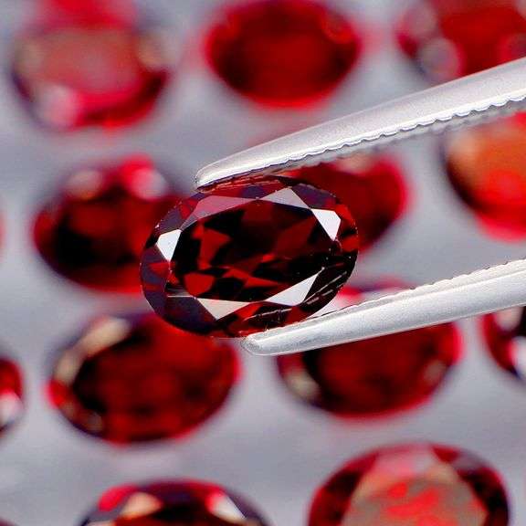 Set of 20 top red VS Garnets weighing 18.45 carats