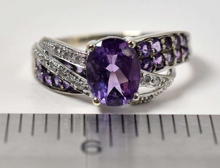 Sparkling 14K white Gold Amethyst Gemstone and Diamond Ring