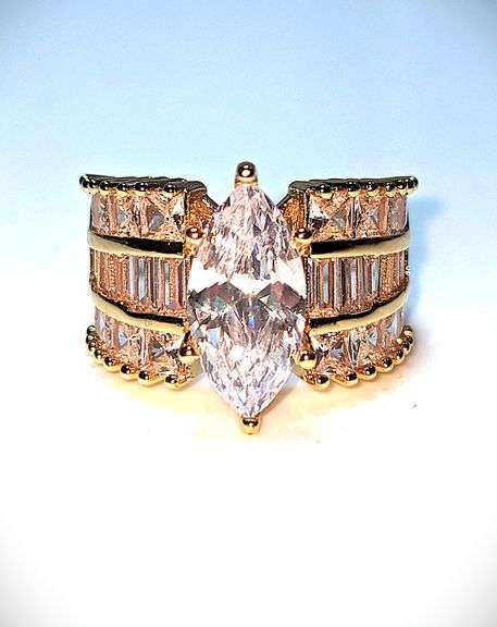 Ladies Sparkling 14 Kt Yellow Gold Plated 4.65 Ct Marquis Cut Lab Simulated Diamond Ring