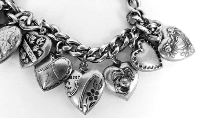 Wonderful Vintage Sterling Puffy Heart Charm Bracelet