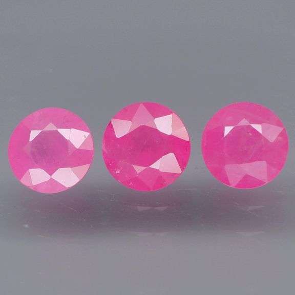 Heavenly 5.63ct 3pc set of matching PINK Ruby solitaires!