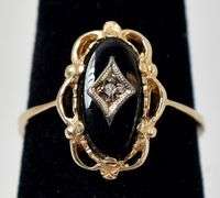 Vintage 10K Yellow Gold Black Onyx Gemstone and Diamond Ring
