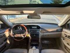 2010 Mercedes-Benz E350 4MATIC E-Class Sedan