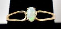 Dazzling 14K Yellow Gold Opal Gemstone Ring